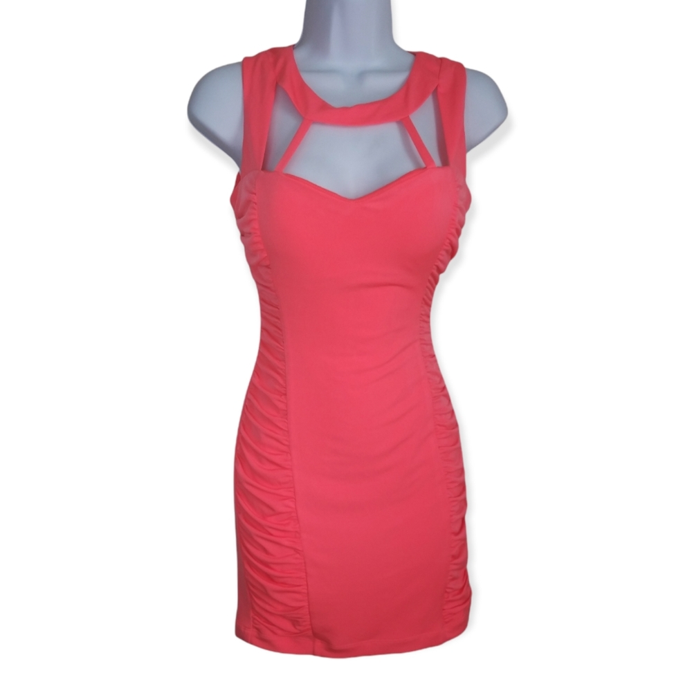 Emerald Sundae Coral Ruched Mini Cocktail Dress Size Small